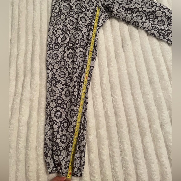 Lululemon Floral Pants - Picture 7 of 9